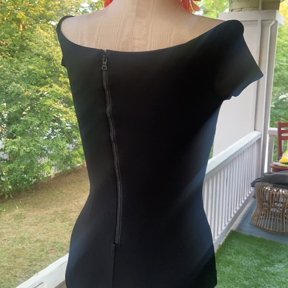 Alice + Olivia Air Ashlena Off Shoulder Black Bodysuit XS - Picture 6 of 10